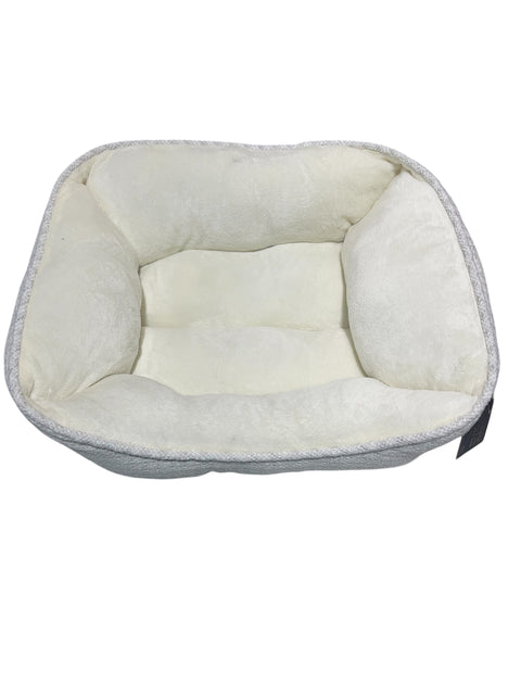 dog bed white and gray  19-16 in